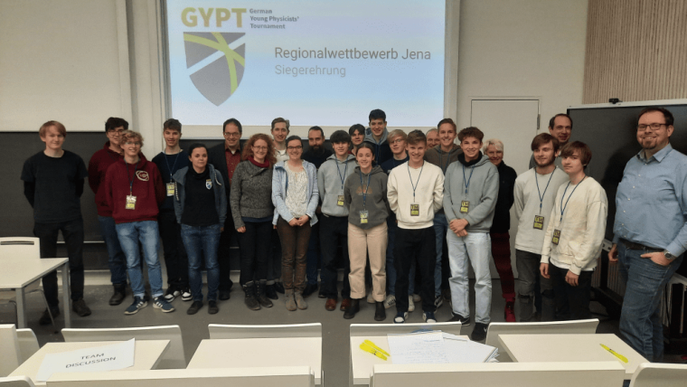 Die Teilnehmer des  GYPT-Regionalwettbewerb 2023, der am 21.01.2023 am Abbe Center of Photonics stattfand.