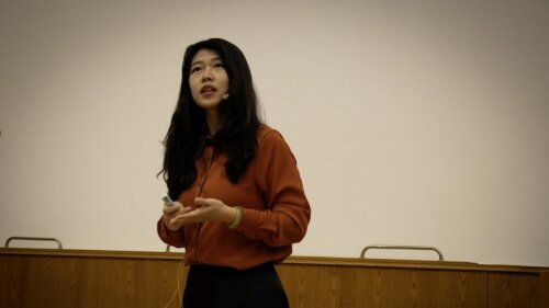 Dr. Ziyao Tang stellt ihre Forschungsergebnisse vor.